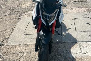 Honda hornet 750