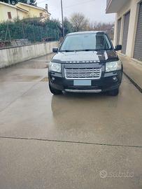 Land Rover colore nero
