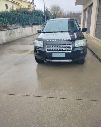 Land Rover colore nero