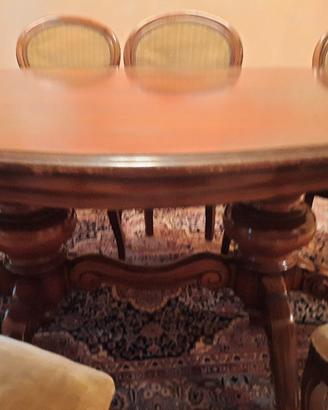 Tavolo ovale in legno