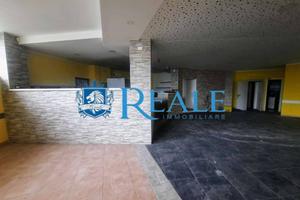 Immobile di 350 m² con 4 locali a Cornaredo