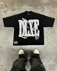 DELUXE T-Shirt