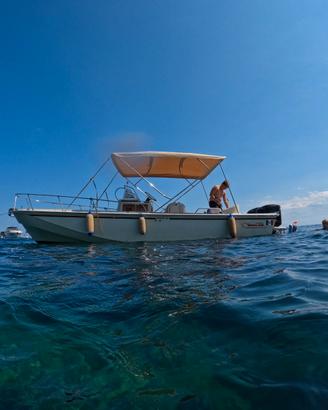 BOSTON WHALER 25 OUTRAGE
