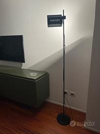Lampada da terra Oluce Joe Colombo design 70’