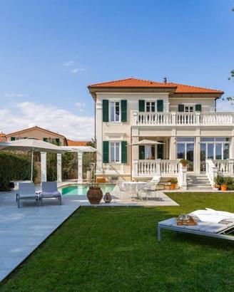 Villa di 291 m² con più di 5 locali a Diano Marina