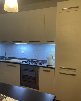 Cucina in legno laccato poro aperto