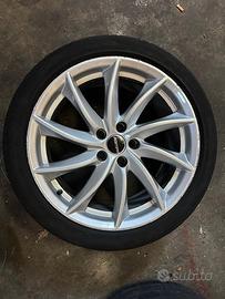 Cerchi in lega e pneumatici Alfa Romeo Giulia
