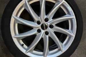 Cerchi in lega e pneumatici Alfa Romeo Giulia