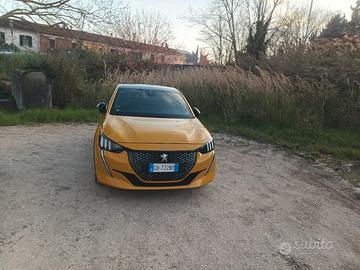 Peugeot 208 GT Blue HDi 100 stop & start 5 porte.