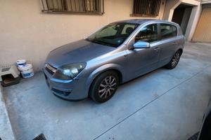 Opel Astra H 1.7 CDTI – 2005 – 240.000 km