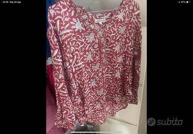 Camicia colorata rossa e bianca