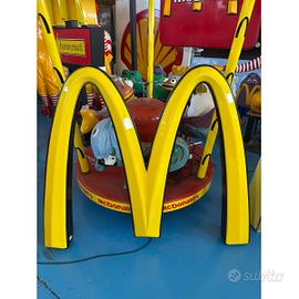 Insegna M McDonald's luminosa