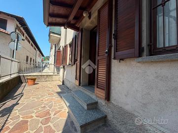 2 LOCALI A CANTÙ