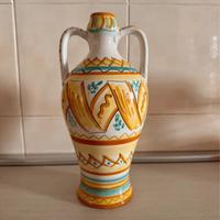 Vaso in ceramica dipinto a mano