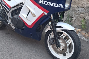 Stupenda Honda vf 2 .cc 500