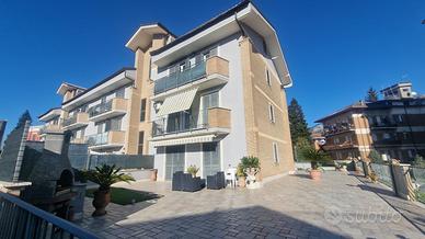 Cave, in zona centrale e di recente costruzione