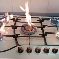 piano cottura Ariston 