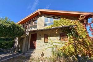 Villa di 645 m² con più di 5 locali e box auto a B
