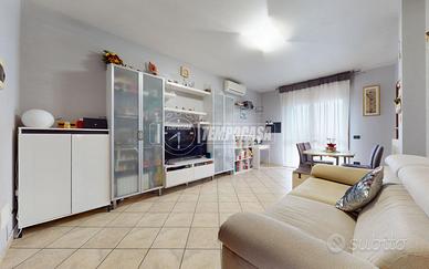 TRILOCALE RECENTE CON 2 BALCONI