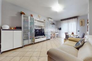 TRILOCALE RECENTE CON 2 BALCONI