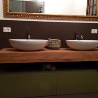 mensola bagno in rovere sospesa cassettone laccato