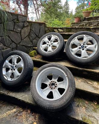 cerchi in lega ford con ruote 18"