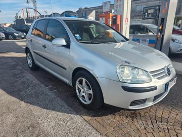 Volkswagen Golf 1.9 TDI 5p. Sportline con 381.000k