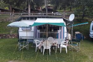 Roulotte confortevole in bel campeggio di montagna