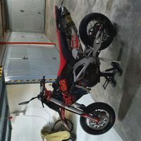 Aprilia sxv 550