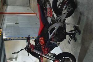 Aprilia sxv 550