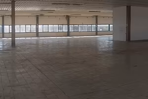 Capannone/Magazzino 900 mq con rampa carrabile