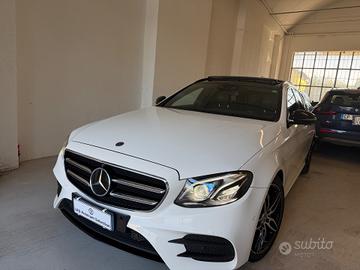 Mercedes E 220d AMG Line Tetto+Pelle+Led +Burmeste