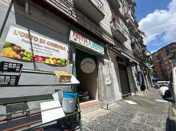 NEGOZIO A NAPOLI