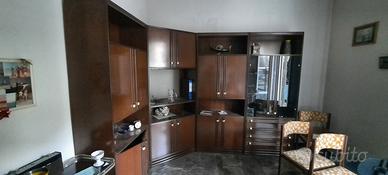  mobile sala e tavola rotonda 