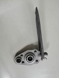 SUPPORTO A MURO PER RIDUTTORE CON ZANCA