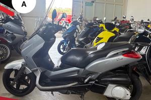 YAMAHA XMAX 250