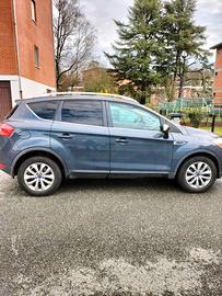 Ford Kuga grandinata parzialmente