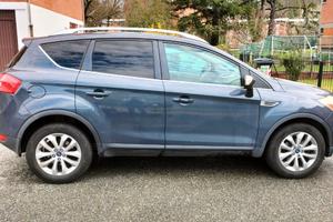 Ford Kuga grandinata parzialmente