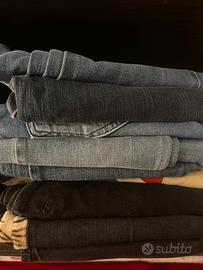 Lotto box di jeans vintage e odierni di marca