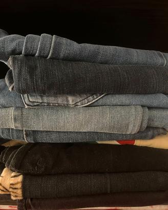 Lotto box di jeans vintage e odierni di marca
