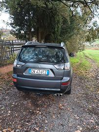 Mitsubishi Outlander 2.0 d 4x4 con gancio traino