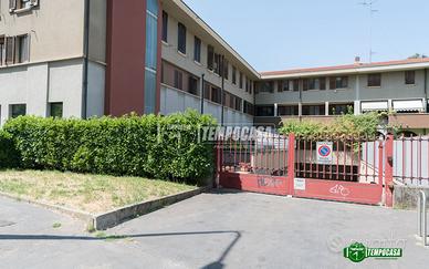 VENDITA POSTO AUTO COPERTO PER INVESTIMENTO IN VIA