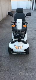 Scooter elettrico ben tenuto 