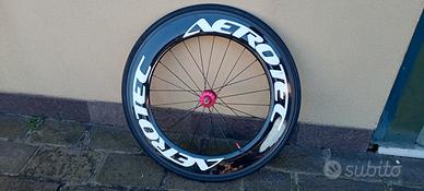 Ruota posteriore carbonio alto profilo