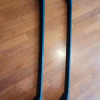 Kit 2 barre da tetto Cruz per auto + Box da tetto 