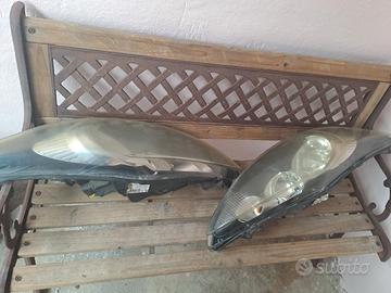 Fari anteriori Ford Fiesta 2010