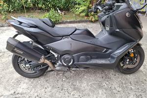 Marmitta Akrapovic per Tmax 560