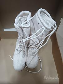 Anfibi sovrascarpe militari per climi artici 