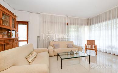 TRILOCALE CON POSSIBILITA' DI RICAVARE UNA TERZA C