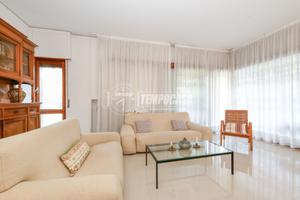 TRILOCALE CON POSSIBILITA' DI RICAVARE UNA TERZA C